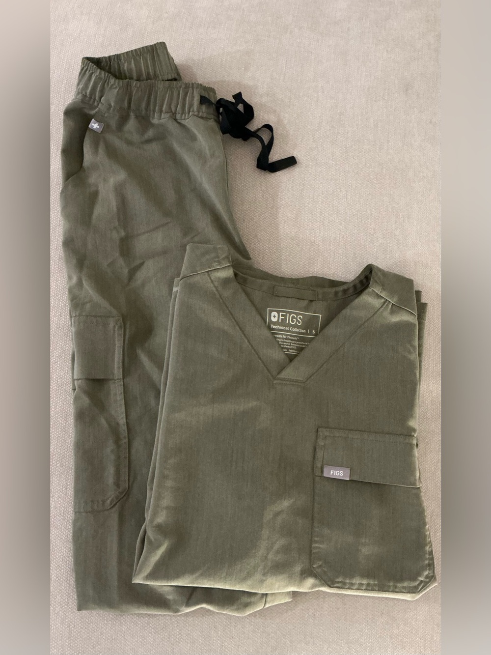 FIGS Men’s Small Heathered Olive Cargo Scrub Set Retired Limited Color